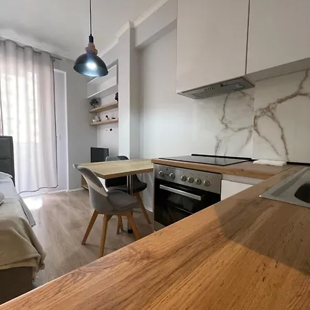 Sunshine Apartment *